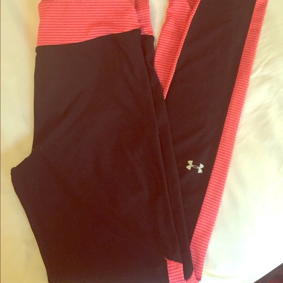 Under Armour Pants - Under Armour heat gear pink & blk workout leggings